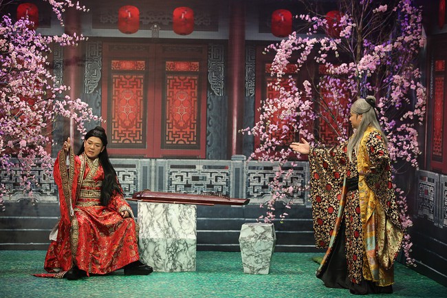 Sau khi cưới Nhã Phương, Trường Giang từ chối đóng vai ôm ấp các người đẹp showbiz - Ảnh 7. Sau khi cưới Nhã Phương, Trường Giang từ chối đóng vai ôm ấp các người đẹp showbiz - Ảnh 7.
