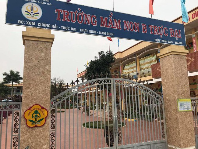 Lời khai của cô giáo buộc dây, cột bé trai tự kỷ vào cửa sổ - Ảnh 1. Lời khai của cô giáo buộc dây, cột bé trai tự kỷ vào cửa sổ - Ảnh 1.