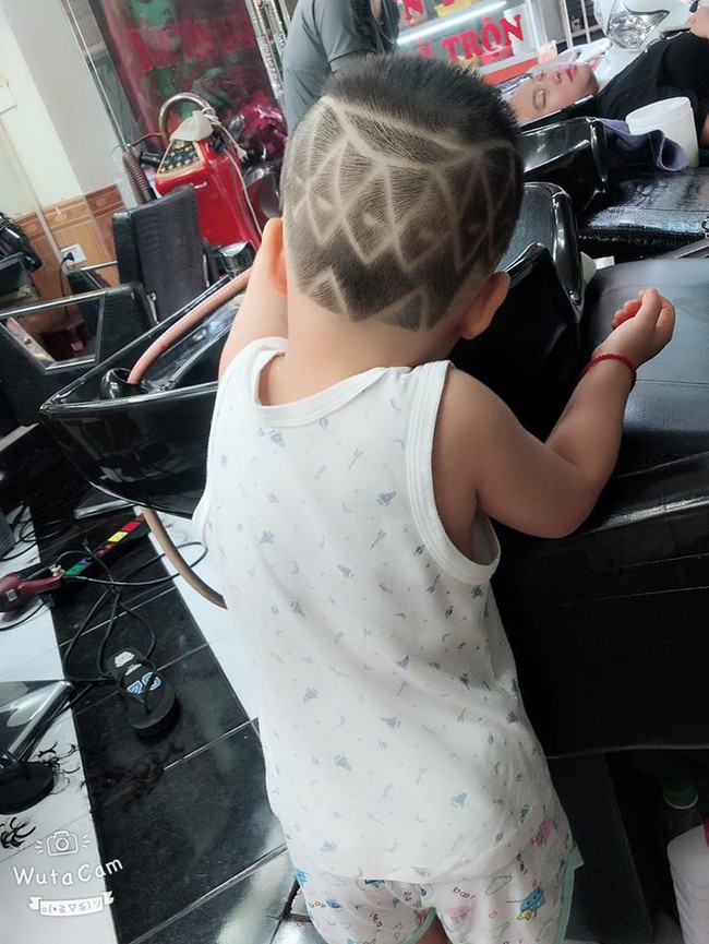 Đã tìm ra cậu bé chất chơi nhất Việt Nam, 4 tuổi đã sở hữu hàng chục kiểu tóc có một không hai - Ảnh 9.