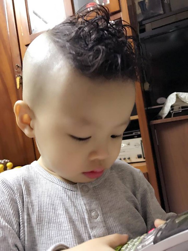 Đã tìm ra cậu bé chất chơi nhất Việt Nam, 4 tuổi đã sở hữu hàng chục kiểu tóc có một không hai - Ảnh 14.