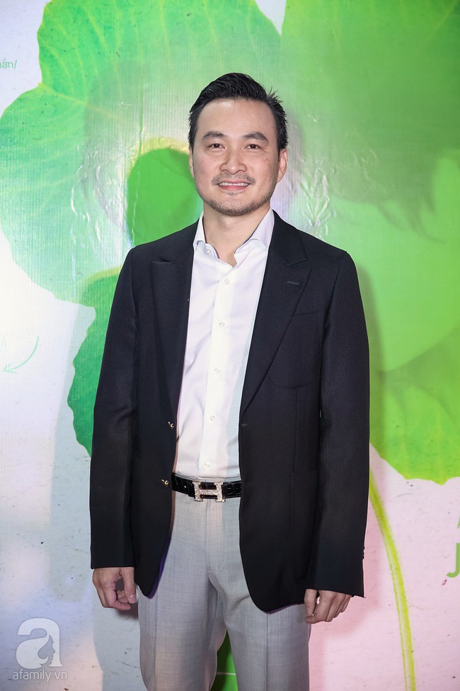 Ninh Dương Lan Ngọc thân thiết ôm eo Jun Phạm trong tiệc từ thiện của Ngô Thanh Vân - Ảnh 7.