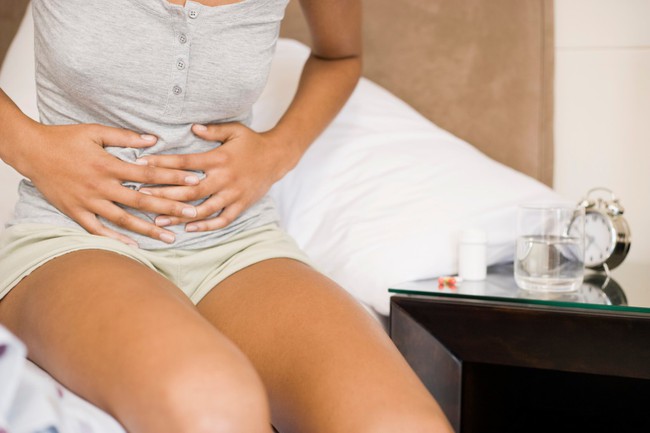 Cẩn thận với 5 dấu hiệu cảnh báo bệnh viêm ruột thừa mà nhiều người thường chủ quan bỏ qua - Ảnh 2.