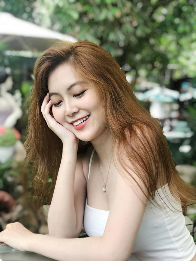 Từ mẫu nội y trở thành người gõ đầu trẻ, cô giáo hot girl cực xinh này đang khiến MXH Việt dậy sóng - Ảnh 11.