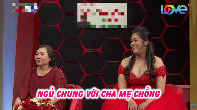 Con dâu bá đạo: Ngủ chung với ba mẹ chồng, đuổi ba chồng xuống đất vì... ngáy quá to - Ảnh 2.