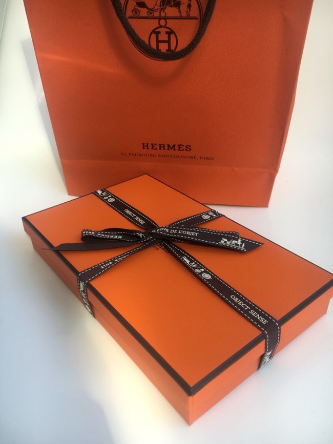 Hermes bán móc treo túi hơn 16 triệu, netizen Hàn đồng loạt gào thét, có người cho rằng tiền này mua ngựa thật còn hơn - Ảnh 1.