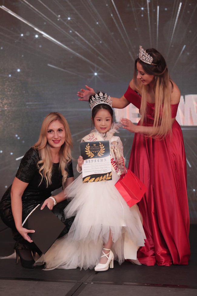 Với nhan sắc và thần thái đầy tự tin, mẫu nhí 6 tuổi người Hải Phòng vừa đăng quang Hoa hậu nhí Á Âu 2018 - Ảnh 2.