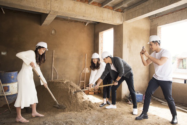 Hoa hậu chuyển giới Hương Giang tình tứ với bạn trai tin đồn trong MV trở lại đậm chất drama - Ảnh 2. Hoa hậu chuyển giới Hương Giang tình tứ với bạn trai tin đồn trong MV trở lại đậm chất drama - Ảnh 2.