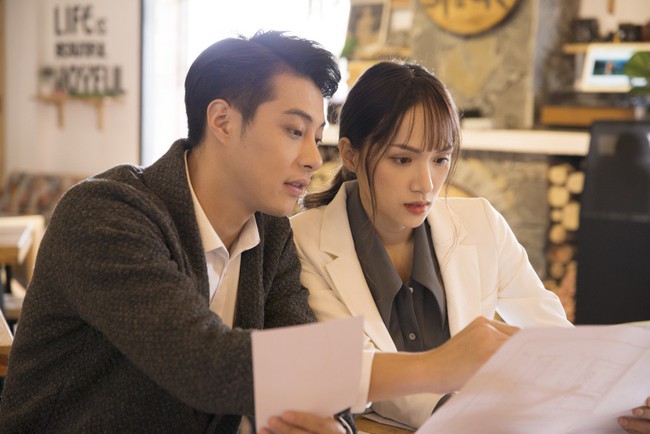 Hoa hậu chuyển giới Hương Giang tình tứ với bạn trai tin đồn trong MV trở lại đậm chất drama - Ảnh 5. Hoa hậu chuyển giới Hương Giang tình tứ với bạn trai tin đồn trong MV trở lại đậm chất drama - Ảnh 5.