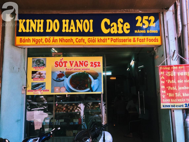 Tiệm đồ ăn nhanh hơn 30 năm tuổi trên phố Hàng Bông  - Ảnh 1.