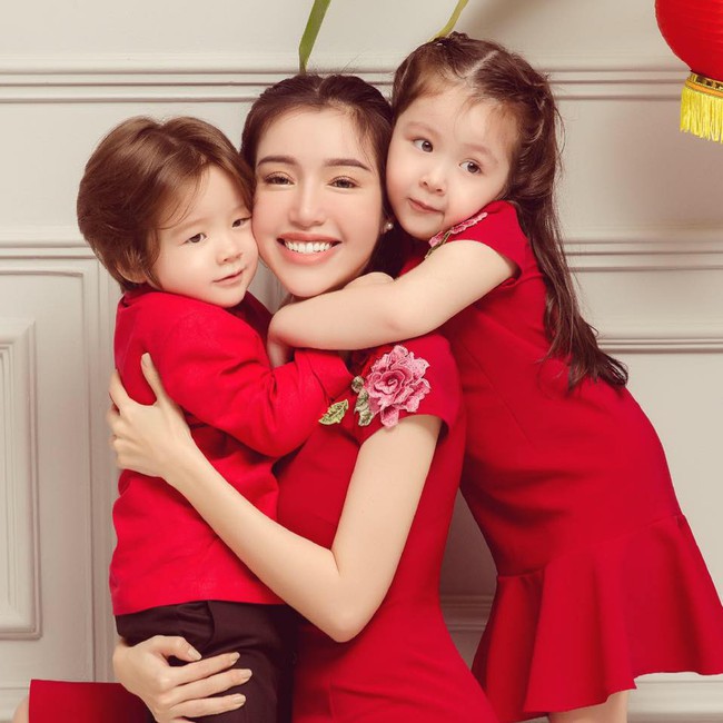 5 hot mom đình đám dù đẻ nhiều con vẫn son trẻ quyến rũ, vợ đại gia kim cương cũng lọt danh sách này - Ảnh 28. 5 hot mom đình đám dù đẻ nhiều con vẫn son trẻ quyến rũ, vợ đại gia kim cương cũng lọt danh sách này - Ảnh 28.