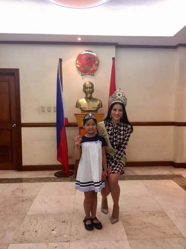 Hoa hậu Trái đất Nguyễn Phương Khánh chia sẻ niềm vinh dự khi đến thăm Đại sứ quán Việt Nam tại Philippines - Ảnh 2.