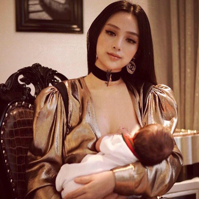 5 hot mom đình đám dù đẻ nhiều con vẫn son trẻ quyến rũ, vợ đại gia kim cương cũng lọt danh sách này - Ảnh 22. 5 hot mom đình đám dù đẻ nhiều con vẫn son trẻ quyến rũ, vợ đại gia kim cương cũng lọt danh sách này - Ảnh 22.