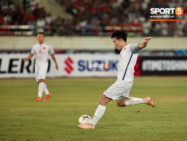 Lào 0-3 Việt Nam: Hàng công rực sáng, Việt Nam ra quân thuận lợi tại AFF Cup 2018 - Ảnh 18.