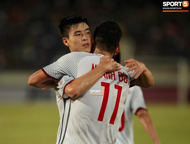 Lào 0-3 Việt Nam: Hàng công rực sáng, Việt Nam ra quân thuận lợi tại AFF Cup 2018 - Ảnh 20.