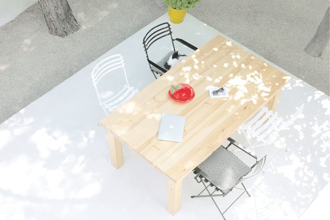 Chỉ một màu trắng tinh khôi nhưng không hề nhạt nhoà, ngôi nhà 26m² này đã làm được điều đó một cách hoàn hảo - Ảnh 10. Chỉ một màu trắng tinh khôi nhưng không hề nhạt nhoà, ngôi nhà 26m² này đã làm được điều đó một cách hoàn hảo - Ảnh 10.