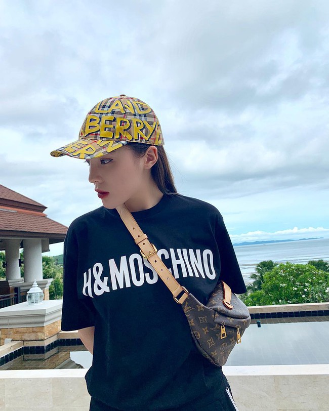 Kỳ Duyên khoe ảnh du lịch Thái Lan sang chảnh, dân mạng lại tò mò dò hỏi một chuyện chẳng liên quan - Ảnh 4. Kỳ Duyên khoe ảnh du lịch Thái Lan sang chảnh, dân mạng lại tò mò dò hỏi một chuyện chẳng liên quan - Ảnh 4.