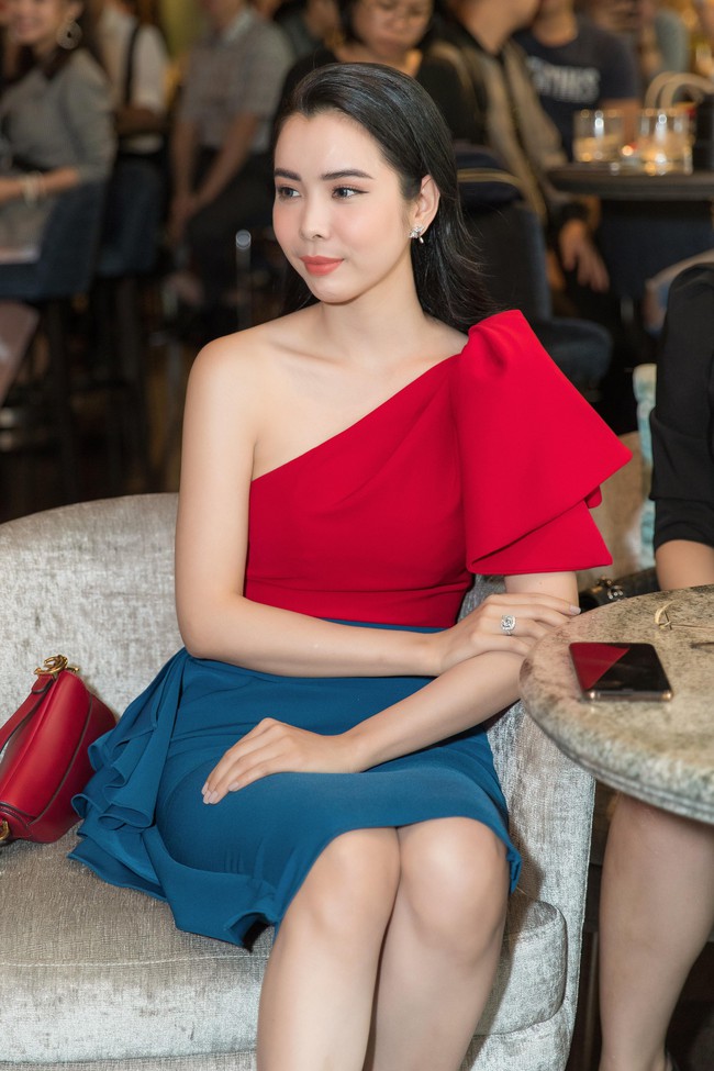 Tường Linh xuất hiện xinh đẹp sau khi xác nhận thi Hoa hậu Bản sắc Việt toàn cầu - Ảnh 7.