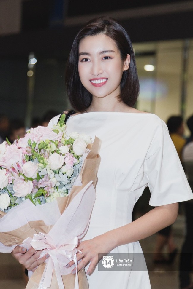 Đỗ Mỹ Linh, Phương Nga và người hâm mộ đón Tiểu Vy trở về từ Miss World - Ảnh 4.