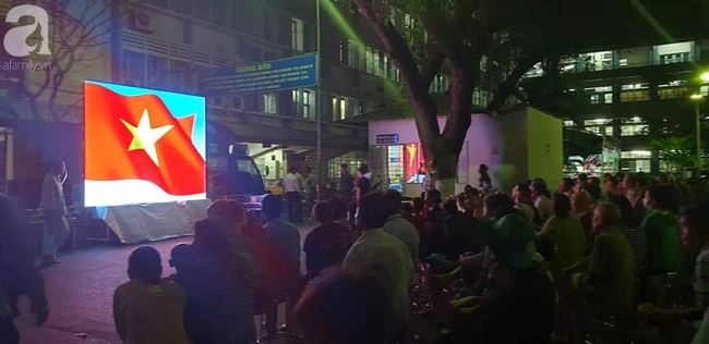Malaysia - Việt Nam: Kết thúc nghẹt thở hòa 2-2, người hâm mộ Việt Nam vẫn dành trọn niềm tin cho trận đấu lượt về - Ảnh 10.