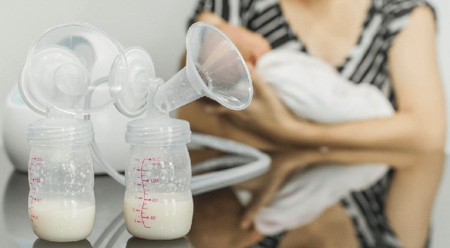 Những mặt trái của việc sử dụng máy hút sữa, các mẹ cần hết sức cân nhắc - Ảnh 3.