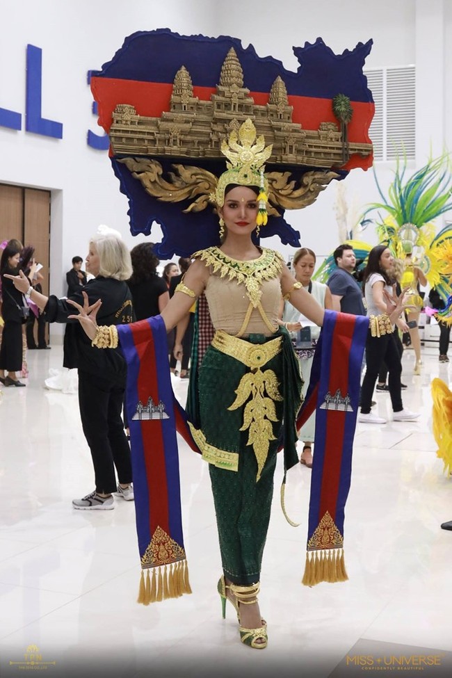 Mang Bánh mì lên sân khấu Miss Universe, HHen Niê tiếp tục được Vogue Thái Lan ưu ái - Ảnh 10.