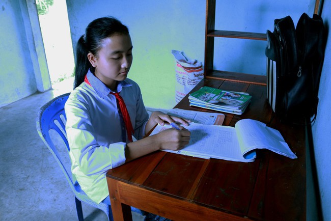 Hành trình vượt qua nghịch cảnh của nữ sinh 17 tuổi mang 2 dòng máu Việt – Trung: Em chỉ mong học hết lớp 12 rồi kiếm tiền nuôi gia đình - Ảnh 3.