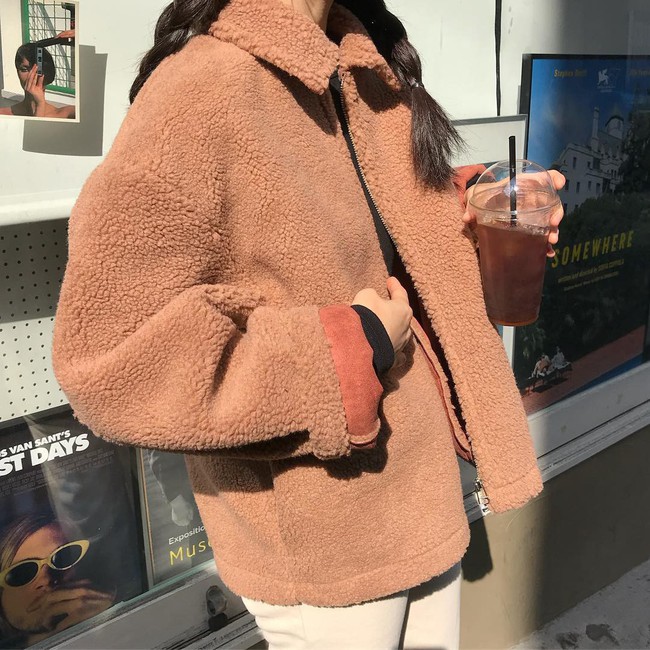 Áo khoác Teddy - chiếc áo khoác mềm mịn như gấu bông chính là item ấm nhất, dễ thương nhất mà bạn nên sắm đông này - Ảnh 2.