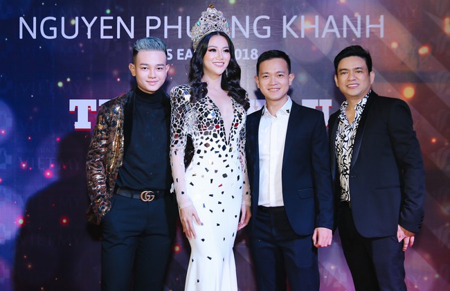 Hoa hậu Trái đất Phương Khánh đeo trang sức 1,5 tỷ đồng, xuất hiện thân mật bên Chiêm Quốc Thái  - Ảnh 3.