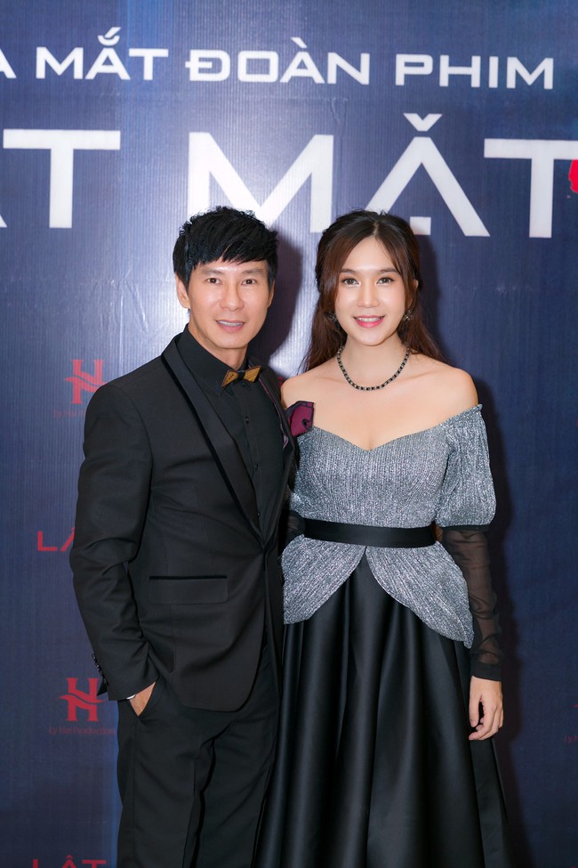 Minh Hà khoe vóc dáng gái 4 con nuột nà, ủng hộ Lý Hải đầu tư 17 tỷ làm phim - Ảnh 3. Minh Hà khoe vóc dáng gái 4 con nuột nà, ủng hộ Lý Hải đầu tư 17 tỷ làm phim - Ảnh 3.