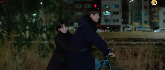 Vừa đồng ý tìm hiểu Park Bo Gum, Song Hye Kyo đã mua ngay cà vạt để... trói chân phi công trẻ - Ảnh 9. Vừa đồng ý tìm hiểu Park Bo Gum, Song Hye Kyo đã mua ngay cà vạt để... trói chân phi công trẻ - Ảnh 9.