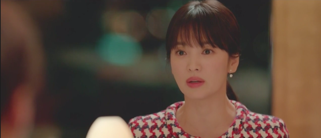 Song Hye Kyo lại gây choáng vì chẳng những trẻ ngoài sức tưởng tượng lại còn đẹp hút hồn - Ảnh 1.