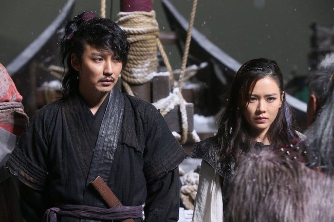 Son Ye Jin tái hợp Kim Nam Gil trong phim hành động mới về cướp biển - Ảnh 2.