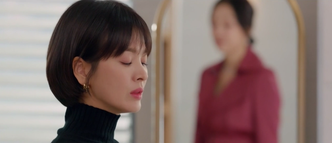 Điểm mặt những nhân vật gây khó dễ cho chuyện tình của phi công trẻ và Song Hye Kyo - Ảnh 17. Điểm mặt những nhân vật gây khó dễ cho chuyện tình của phi công trẻ và Song Hye Kyo - Ảnh 17.