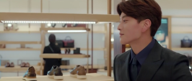 Điểm mặt những nhân vật gây khó dễ cho chuyện tình của phi công trẻ và Song Hye Kyo - Ảnh 13. Điểm mặt những nhân vật gây khó dễ cho chuyện tình của phi công trẻ và Song Hye Kyo - Ảnh 13.