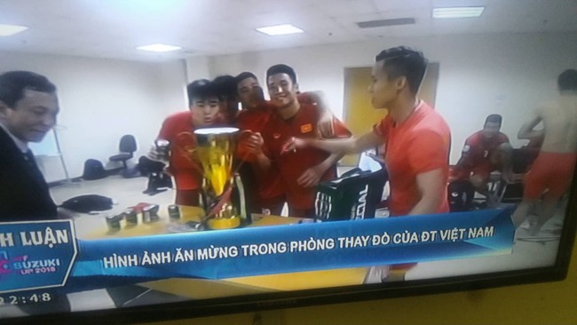 Là việc bị cấm suốt kỳ thi đấu, nhưng giành cúp xong đội tuyển Việt Nam đã ăn mừng ngay bằng việc này - Ảnh 2.