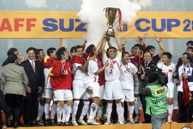 Trước trận chung kết, người hâm mộ bồi hồi nhìn lại khoảnh khắc Việt Nam vô địch AFF Cup năm 2008 - Ảnh 6.