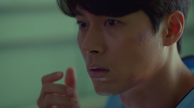 Sau khi rơi từ 1 tòa nhà, Hyun Bin tiếp tục bị truy sát - Ảnh 6. Sau khi rơi từ 1 tòa nhà, Hyun Bin tiếp tục bị truy sát - Ảnh 6.