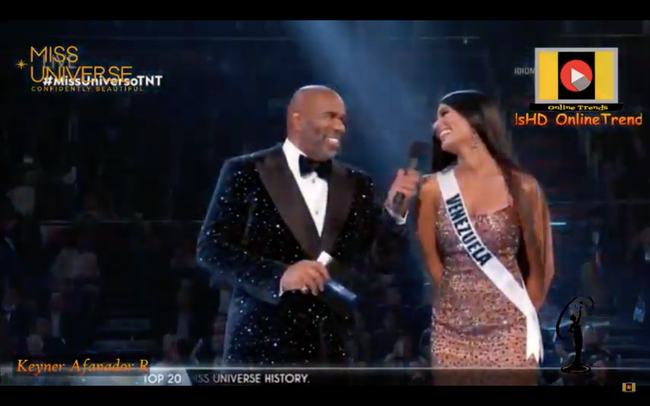 Trực tiếp: Cùng Top 15 bước vào vòng phỏng vấn ngắn với MC, HHen Niê cố gắng nói tiếng Anh dù ấp úng - Ảnh 4.