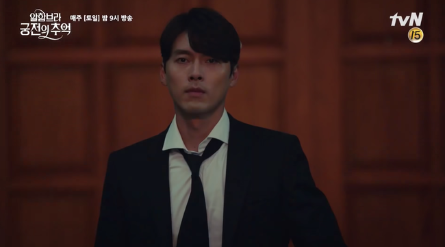 Hyun Bin thành người tàn tật, hội ngộ Park Shin Hye dưới cơn mưa - Ảnh 10. Hyun Bin thành người tàn tật, hội ngộ Park Shin Hye dưới cơn mưa - Ảnh 10.