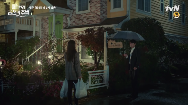 Hyun Bin thành người tàn tật, hội ngộ Park Shin Hye dưới cơn mưa - Ảnh 6. Hyun Bin thành người tàn tật, hội ngộ Park Shin Hye dưới cơn mưa - Ảnh 6.