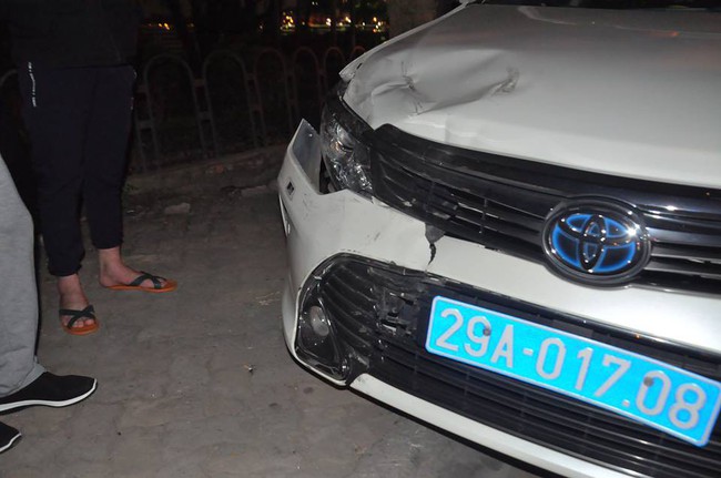 Vụ Lexus gây tai nạn liên hoàn: Người trong xe mở cửa thấy nạn nhân dưới gầm nhưng vẫn lấy đà lao tiếp - Ảnh 4.