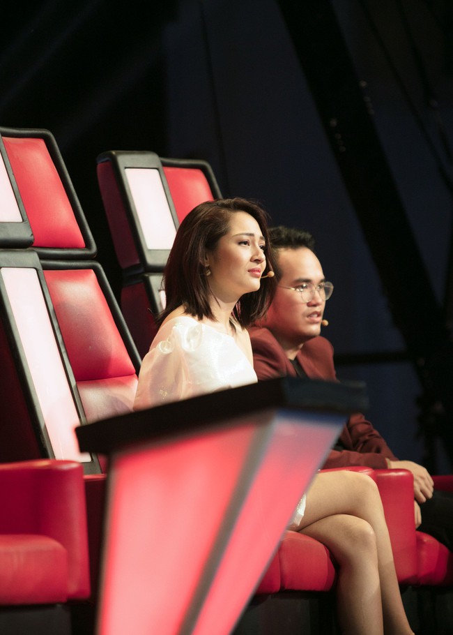 Thầy trò Hồ Hoài Anh - Lưu Hương Giang chơi lớn, mang nhạc kịch đến The Voice Kids - Ảnh 11. Thầy trò Hồ Hoài Anh - Lưu Hương Giang chơi lớn, mang nhạc kịch đến The Voice Kids - Ảnh 11.