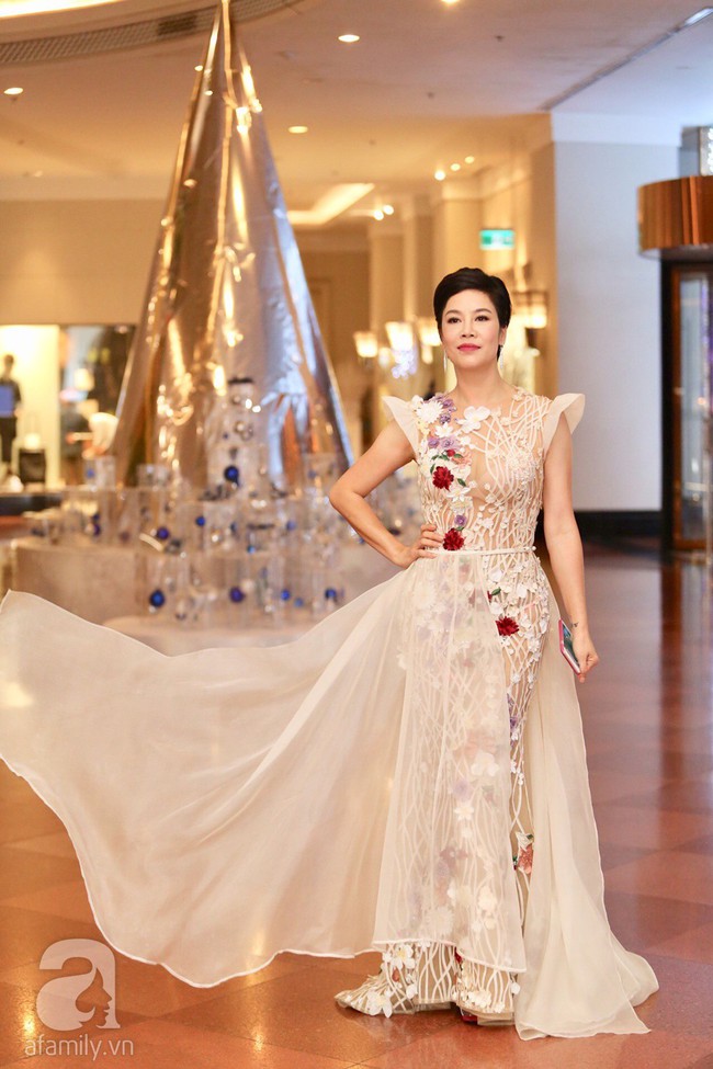 Đỗ Mỹ Linh, Ngọc Hân, ca sĩ Thu Phương... lộng lẫy đi dự tiệc cưới Á hậu Thanh Tú - Ảnh 2. Đỗ Mỹ Linh, Ngọc Hân, ca sĩ Thu Phương... lộng lẫy đi dự tiệc cưới Á hậu Thanh Tú - Ảnh 2.