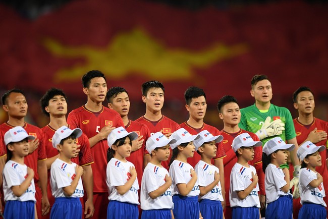 Philippines 1-2 Việt Nam: Cửa chung kết AFF Cup 2018 rộng mở với thầy trò HLV Park Hang-seo - Ảnh 1.
