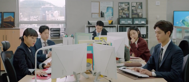 Park Bo Gum đột ngột bị chuyển công tác, Song Hye Kyo bỏ cả chuyến bay để ra mặt giải cứu - Ảnh 9. Park Bo Gum đột ngột bị chuyển công tác, Song Hye Kyo bỏ cả chuyến bay để ra mặt giải cứu - Ảnh 9.