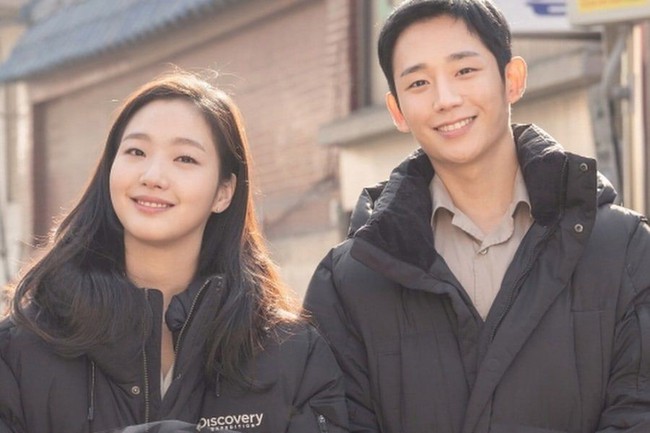 Jung Hae In đóng cặp với Kim Go Eun nhưng lại trông giống đôi bạn thân hơn là tình nhân - Ảnh 1.