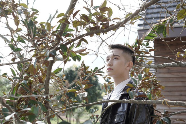 Nối gót sư phụ Noo Phước Thịnh, Đỗ Hoàng Dương tung bản ballad buồn lụi tim - Ảnh 2. Nối gót sư phụ Noo Phước Thịnh, Đỗ Hoàng Dương tung bản ballad buồn lụi tim - Ảnh 2.