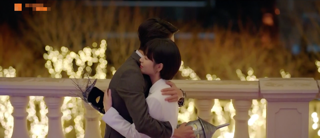 Chắc fan của cặp Song - Song sẽ khó chịu lắm khi chứng kiến cảnh Song Hye Kyo hôn “phi công trẻ” tình như thế này - Ảnh 14.