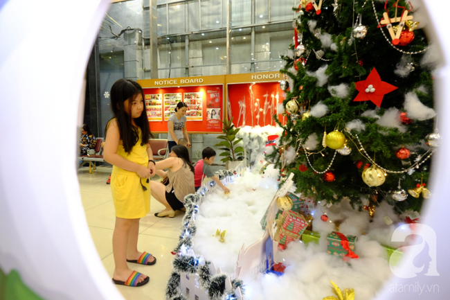 Trung tâm ngoại ngữ ở Sài Gòn mạnh tay chi hơn 200 triệu trang trí Giáng sinh hút trẻ con đến vui chơi, chụp ảnh - Ảnh 7.