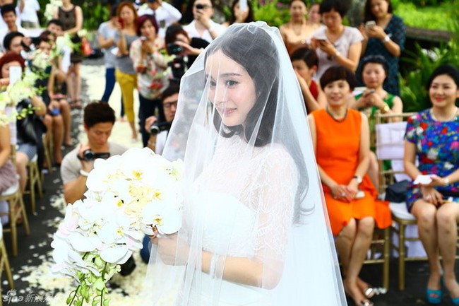 Vừa tuyên bố ly hôn, chùm ảnh Lưu Khải Uy - Dương Mịch bật khóc trong đám cưới bất ngờ gây bão  - Ảnh 8.